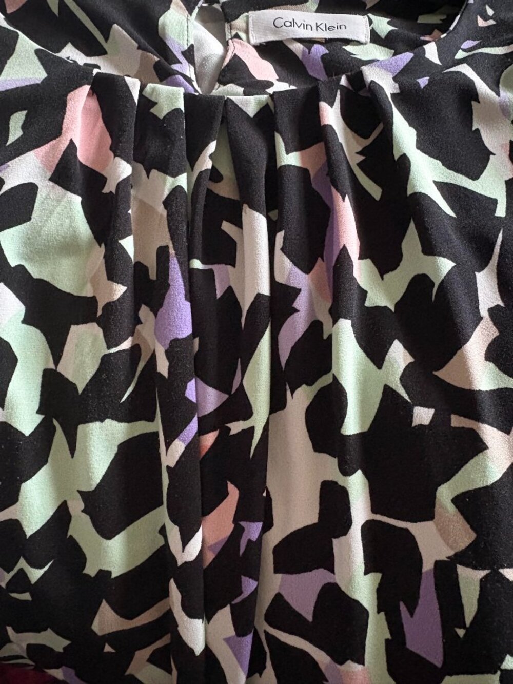 Calvin Klein Abstract Pleated Top - Picture 2 of 2